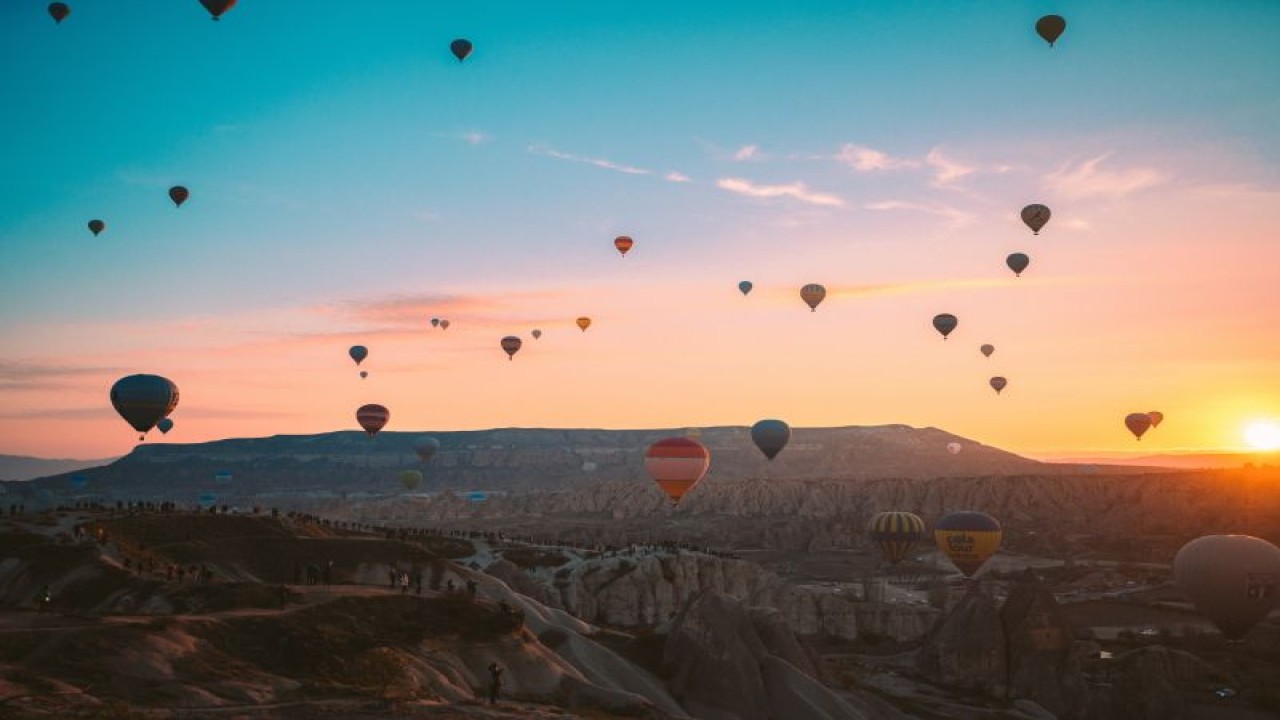 Ilustrasi wisata balon udara di Turki (ANTARA/Pexels/Taryn Elliott)