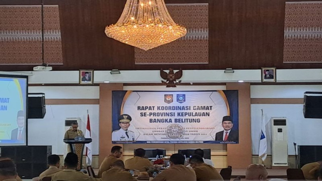Rapat Koordinasi antara Pemprov Kepulauan Bangka Belitung dengan camat se-Provnsi Kepulauan Babel di Pangkalpinang, Selasa (25/7/2023). ANTARA/Aprionis.