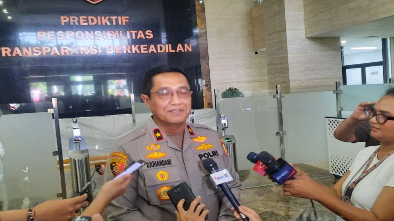 Direktur Tindak Pidana Umum (Dirtipidum) Bareskrim Polri Brigjen Pol. Djuhandhani Rahardjo Puro. (ANTARA/Laily Rahmawaty)