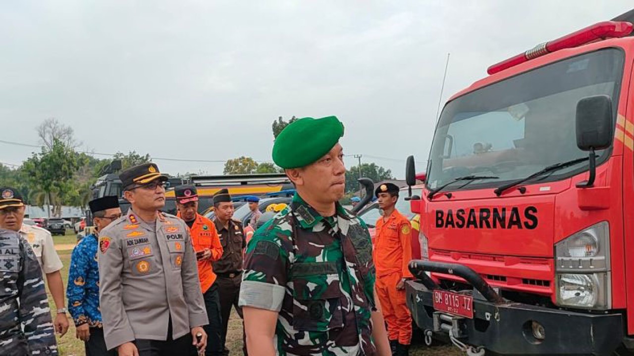 Pelaksanaan Apel Kesiapsiagaan menghadapi bencana yang digelar di Lapangan Atletik Kompleks Perkantoran Pemkab Bangka Barat, Senin (17/7/2023) (ANTARA/ Donatus Dasapurna)