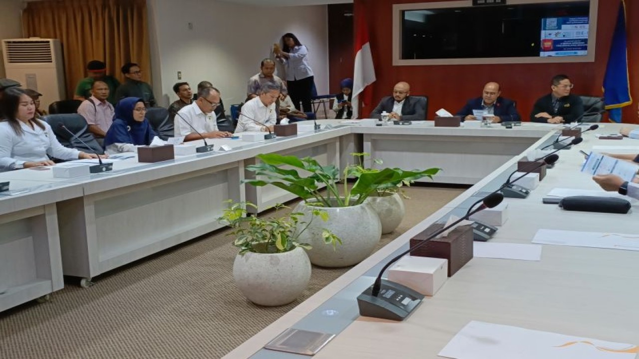 Konferensi pers pameran Indonesia Maritim & Offshore, di Batam, Kepri. ANTARA/Yude
