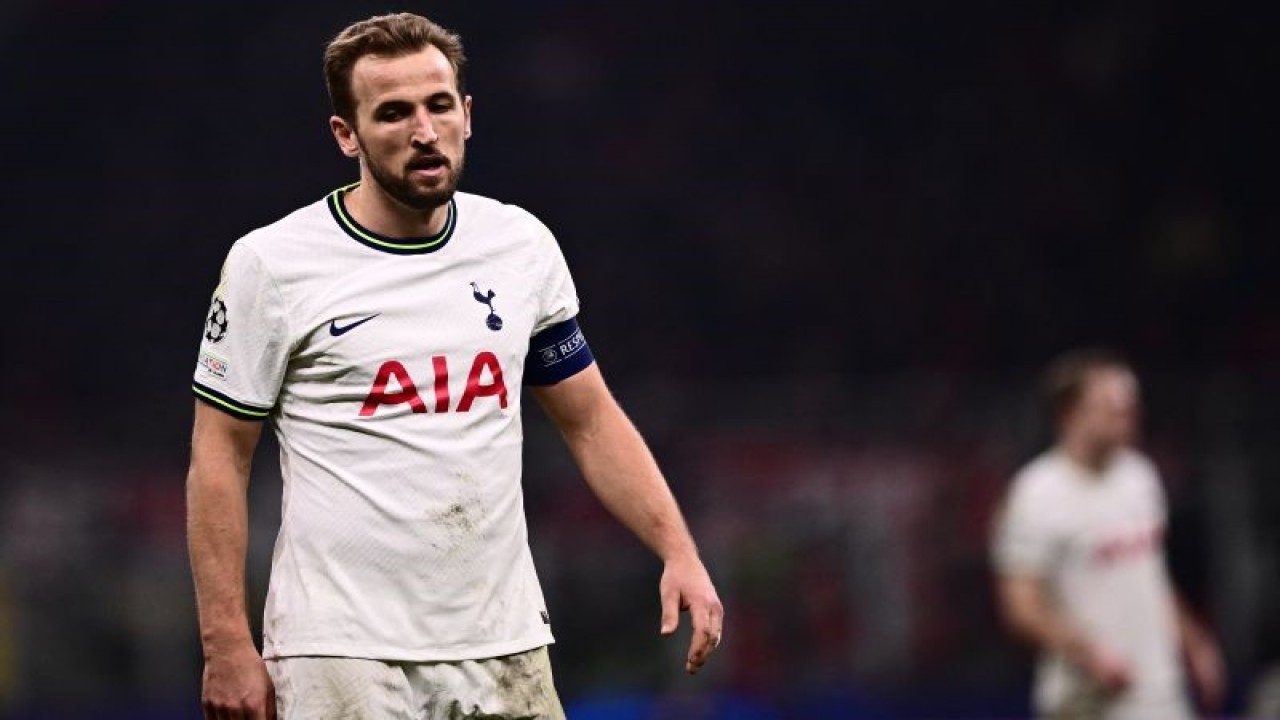 Harry Kane saat bermain untuk Tottenham Hotspur dalam pertandingan leg pertama babak 16 Liga Champions melawan AC Milan di San Siro pada 14 Februari 2023. ANTARA/AFP/MARCO BERTORELLO