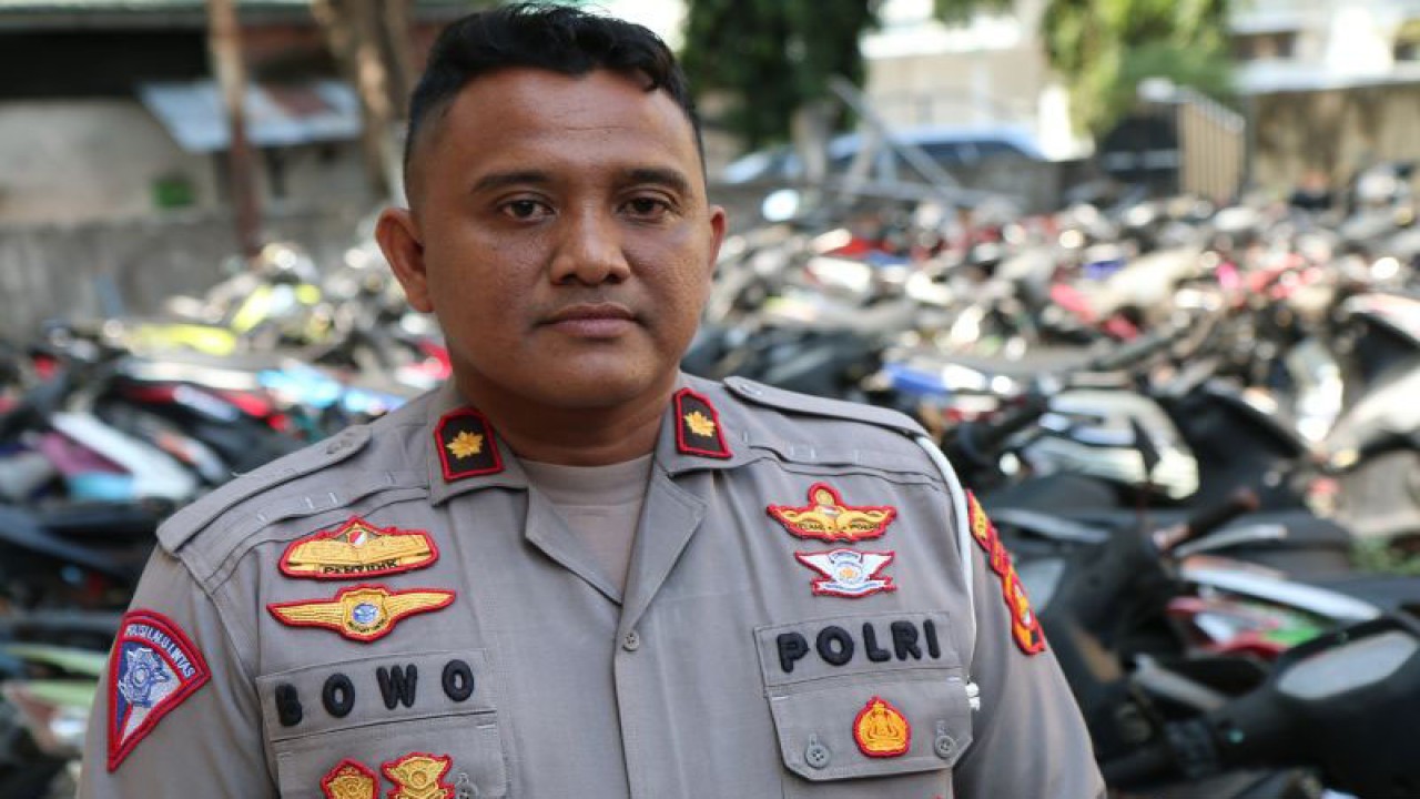 Kepala Satlantas Polresta Mataram Kompol Bowo Tri Handoko. (ANTARA/Dhimas B.P.)