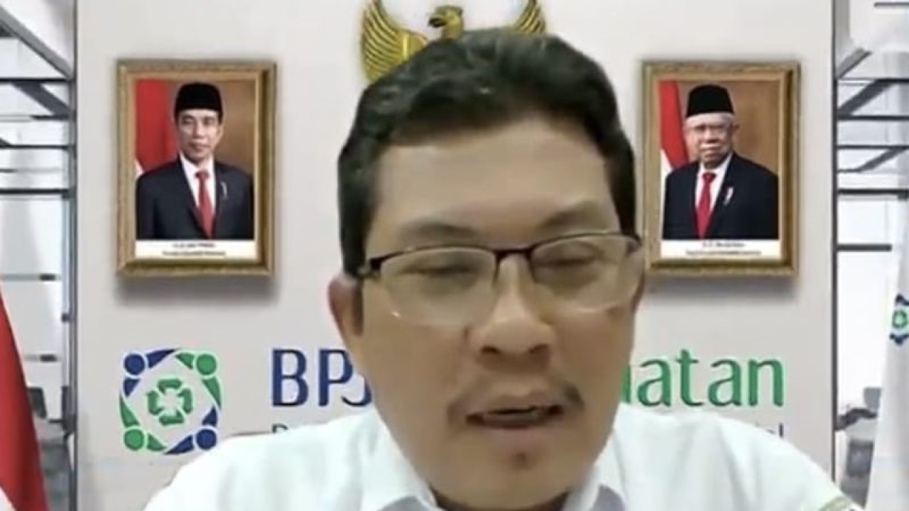 Tangkapan layar Direktur Utama BPJS Kesehatan Ghuforn Mukti menjadi pembicara dalam Dialog FMB9 bertajuk "Resmi, COVID-19 Menjadi Endemi" yang diikuti dalam jaringan di Jakarta, Senin (3/7/2023). (ANTARA/Andi Firdaus)