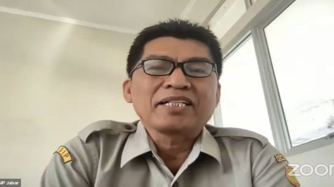 Kepala BSIP Jawa Barat Rustan Massinai saat Webinar Hari Meteorologi, Klimatologi dan Geofisika Ke-76, Kamis (20/7/2023). (ANTARA/HO-BMKG)