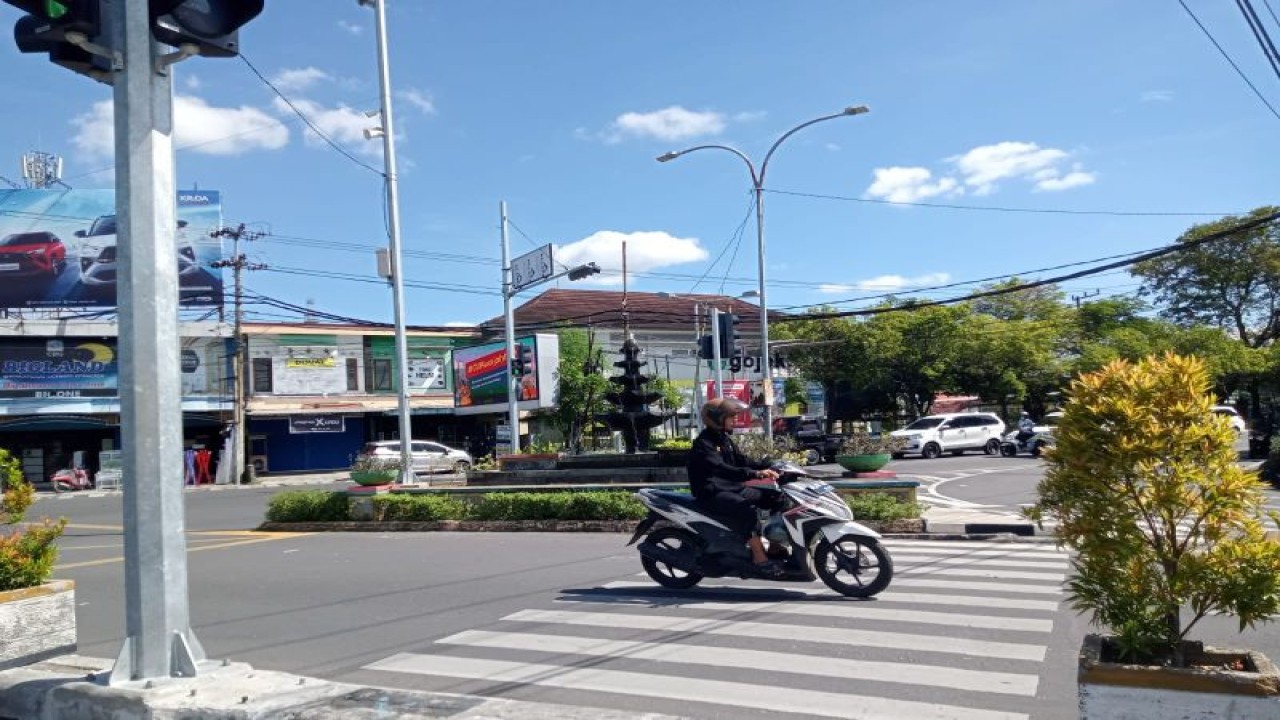 Bundaran Tanah Haji Kota Mataram, Provinsi Nusa Tenggara Barat, akan dibangun monumen penghargaan penanganan COVID-19 terbaik. ANTARA/Nirkomala