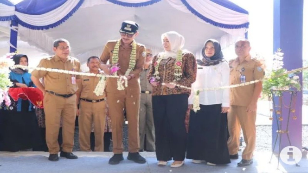 Bupati Banjar Saidi Mansyur meresmikan pembangunan pasar hewan tahap I di Desa Padang Panjang Kecamatan Karang Intan pada Selasa (11/7/2023). (ANTARA/HO-Kominfo Kabupaten Banjar)