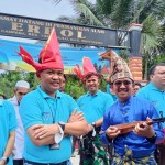 Bupati Bantaeng H Ilham Azikin (kedua kanan) yang menerima penghargaan dari pemerintah pusat. Antara/Suriani Mappong-1689581814
