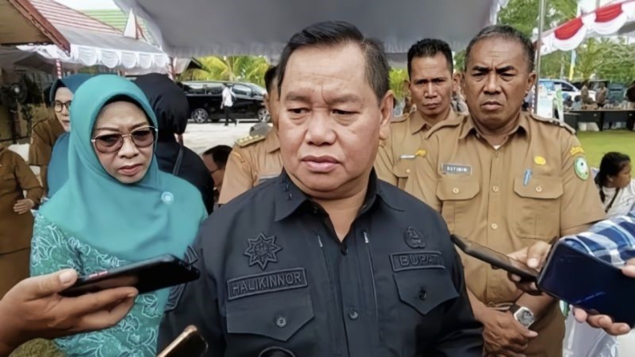 Bupati Kotawaringin Timur Halikinnor. (ANTARA/Norjani)