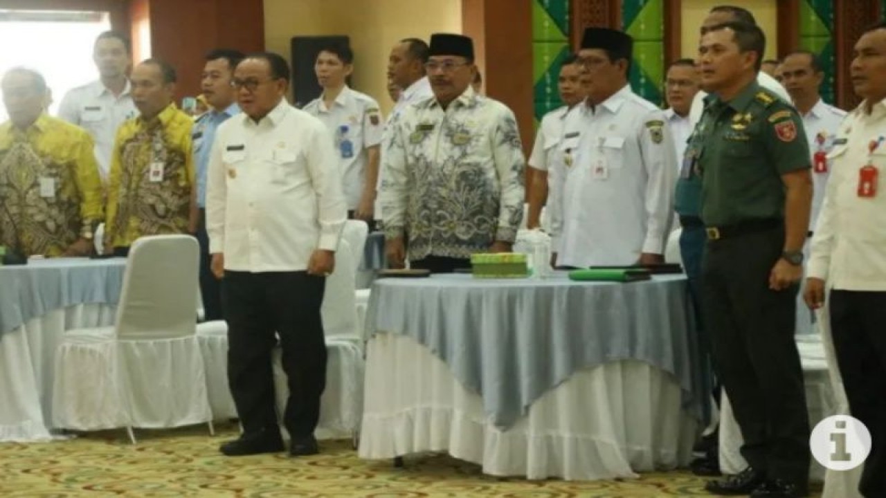 Bupati Tabalong H Anang Syakhfiani mengikuti rakor penyamaan persepsi Pemprov Kalsel dan Pemerintah Kabupaten/Kota se-Kalsel untuk mewujudkan Kalsel sebagai gerbang Ibu Kota Nusantara (IKN) di Banjarbaru, Rabu (12/7/2023). (ANTARA/HO-Pemkab Tabalong)