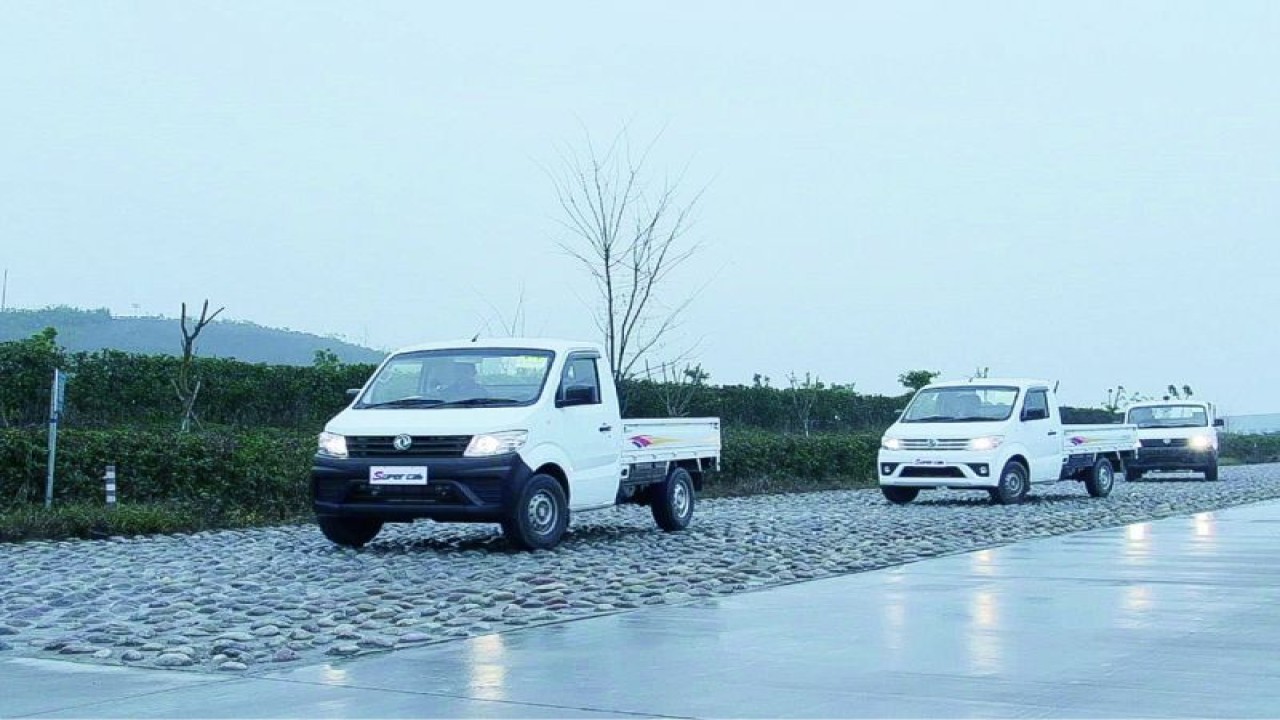 M415-å°å°¼è¯­å¶ä½æä»¶. DFSK Super Cab (ANTARA/DFSK Indonesia)