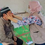 Dinkes Garut periksa kesehatan warga yang terdampak asap kebakaran TPA-1690098124