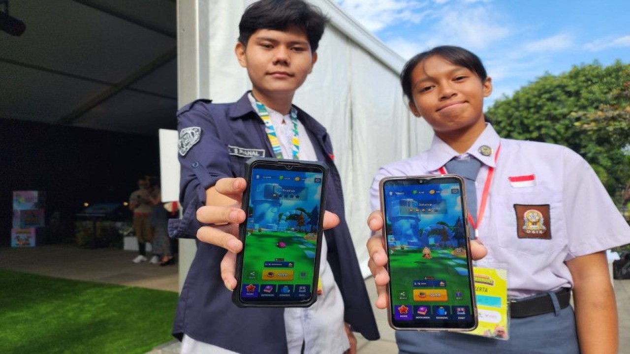 Dinas Kesehatan Provinsi Jawa Barat (Dinkes Jabar) menyatakan Aplikasi Health Heores Nutrihunt yang digagas oleh Dinas Kesehatan Jawa Barat bersama Kemenkes RI dan Global Alliance for Improved Nutrition (GAIN) Indonesia, bisa mempermudah warga, untuk mengecek nutrisi makanan lewat telepon pintar. (ANTARA/HO-Humas Dinkes Jabar)