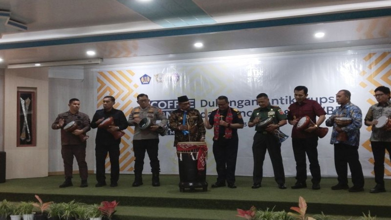 Direktorat Jendral Bea Cukai (DJBC) wilayah Maluku mencanangkan pembangunan zona integritas menuju predikat Wilayah Birokrasi Bersih dan Melayani (WBBM) di tahun 2024, Kamis (13/7). ANTARA/ Penina F Mayaut.