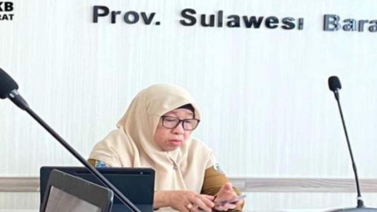 Kepala Dinas Pemberdayaan Perempuan Perlindungan Anak Pengendalian Penduduk dan Keluarga Berencana (DP3AP2KB) Provinsi Sulbar, Djamila Haruna, mengatakan 10 kasus kekerasan terhadap perempuan dan anak terjadi di Sulbar sejak Januari sampai Juni 2023 di Mamuju, Selasa (04/7/2023). (ANTARA/M Faisal Hanapi)