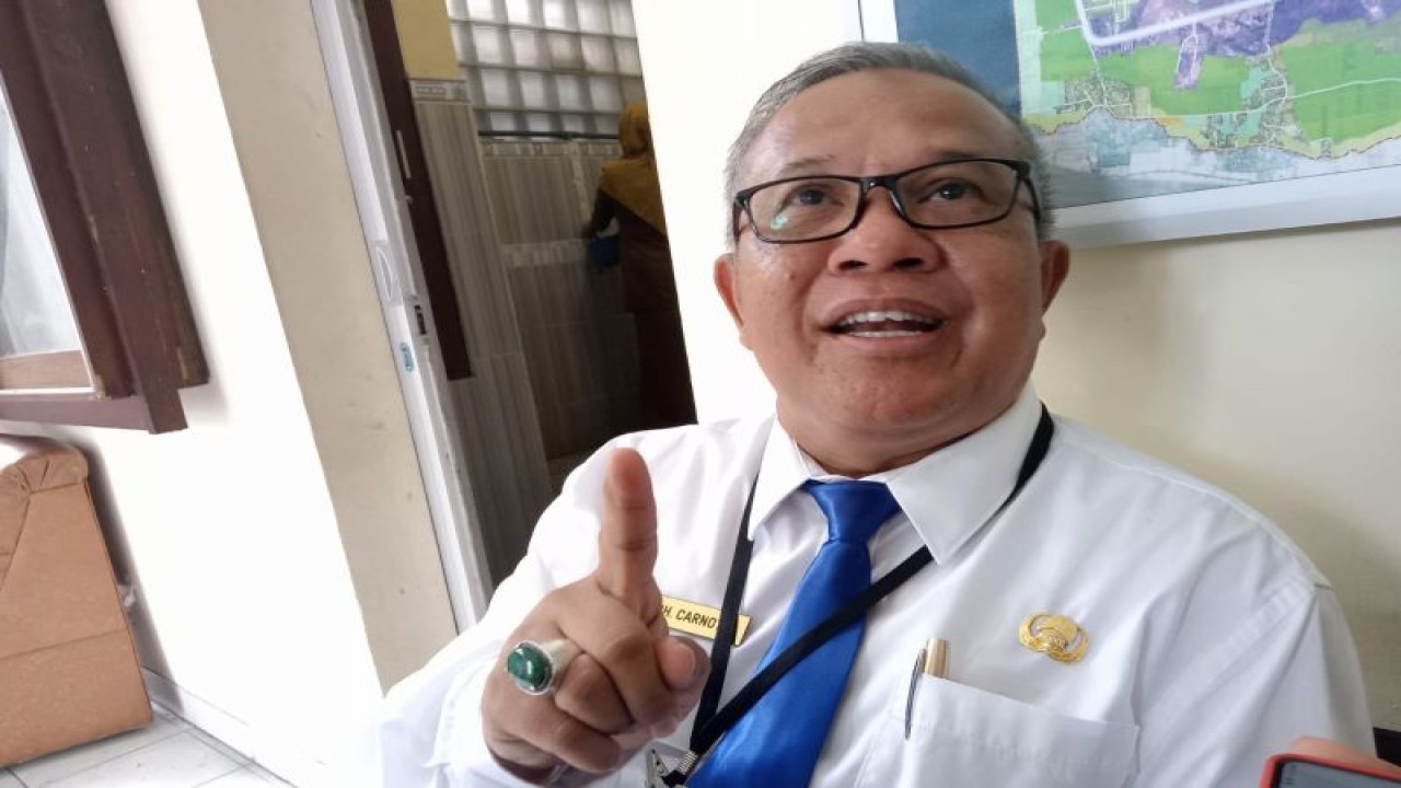 Kepala Dinas Pengendalian Penduduk dan Keluarga Berencana (DPPKB) Kota Mataram H Moh Carnoto. (ANTARA/Nirkomala)