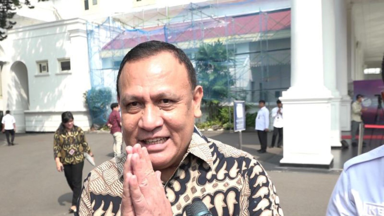 Ketua Komisi Pemberantasan Korupsi (KPK) Firli Bahuri di lingkungan Istana Negara, Jakarta, Senin (3/7/2023). (ANTARA/Rangga Pandu Asmara Jingga)