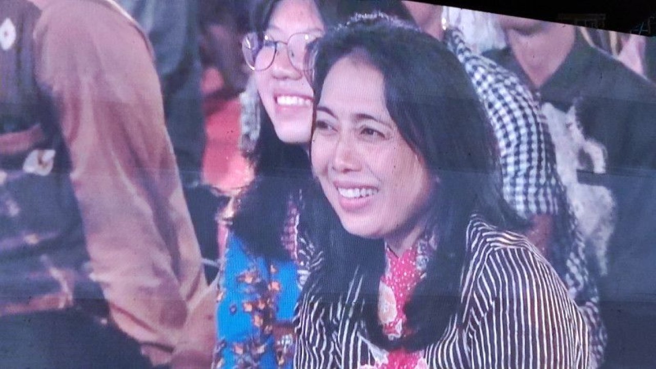 Menteri Pemberdayaan Perempuan dan Perlindungan Anak Bintang Puspayoga saat menghadiri kegiatan Forum Anak Nasional di Kota Semarang, Jawa Tengah, Kamis (20/7/2023) malam. (ANTARA/ Anita Permata Dewi)