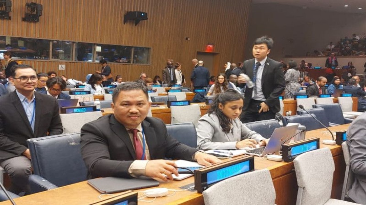 Kementerian Desa, Pembangunan Daerah Tertinggal, dan Transmigrasi Ivanovich Agusta (kedua kiri) menghadiri High-Level Political Forum on Sustainable Development 2023 di Markas PBB, New York, Amerika Serikat, Selasa (11/7/2023). (ANTARA/HO-Kemendes PDTT)
