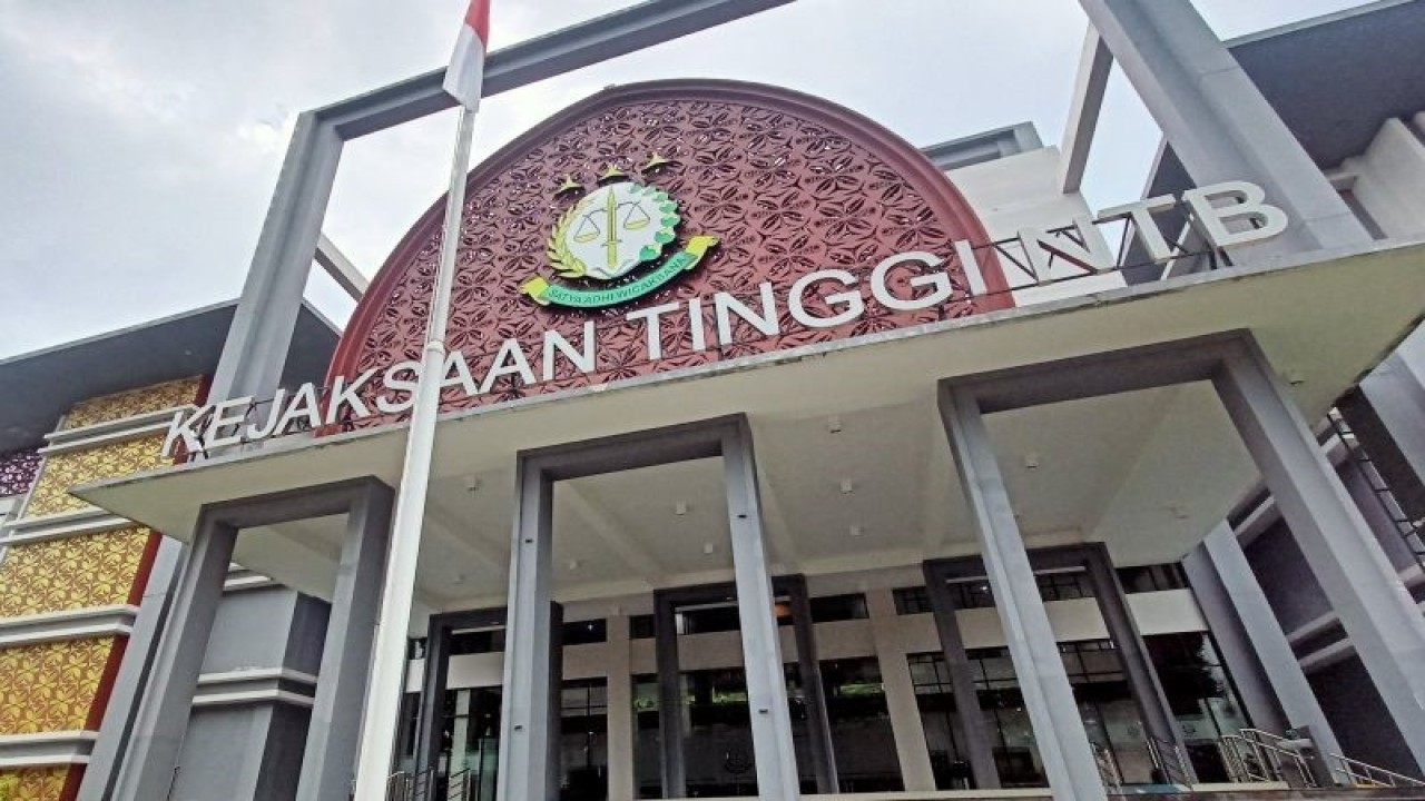 Foto arsip-Gedung Kejati NTB. (ANTARA/Dhimas B.P.)