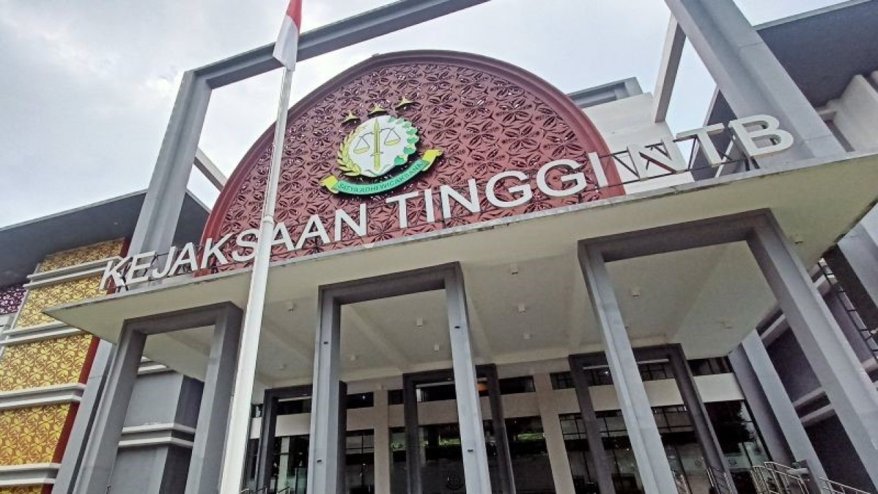 Foto arsip-Gedung Kejati NTB. (ANTARA/Dhimas B.P.)
