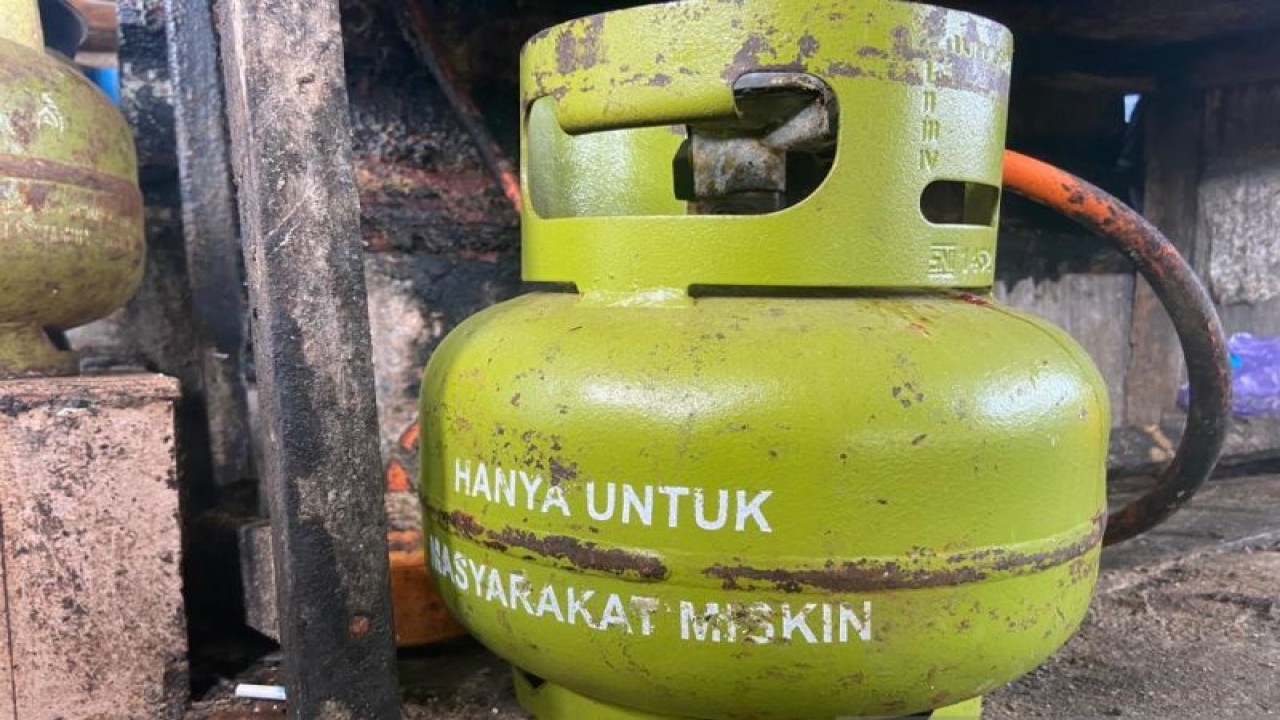 Gas elpiji 3 kg untuk masyarakat miskin (ANTARA/Jessica)