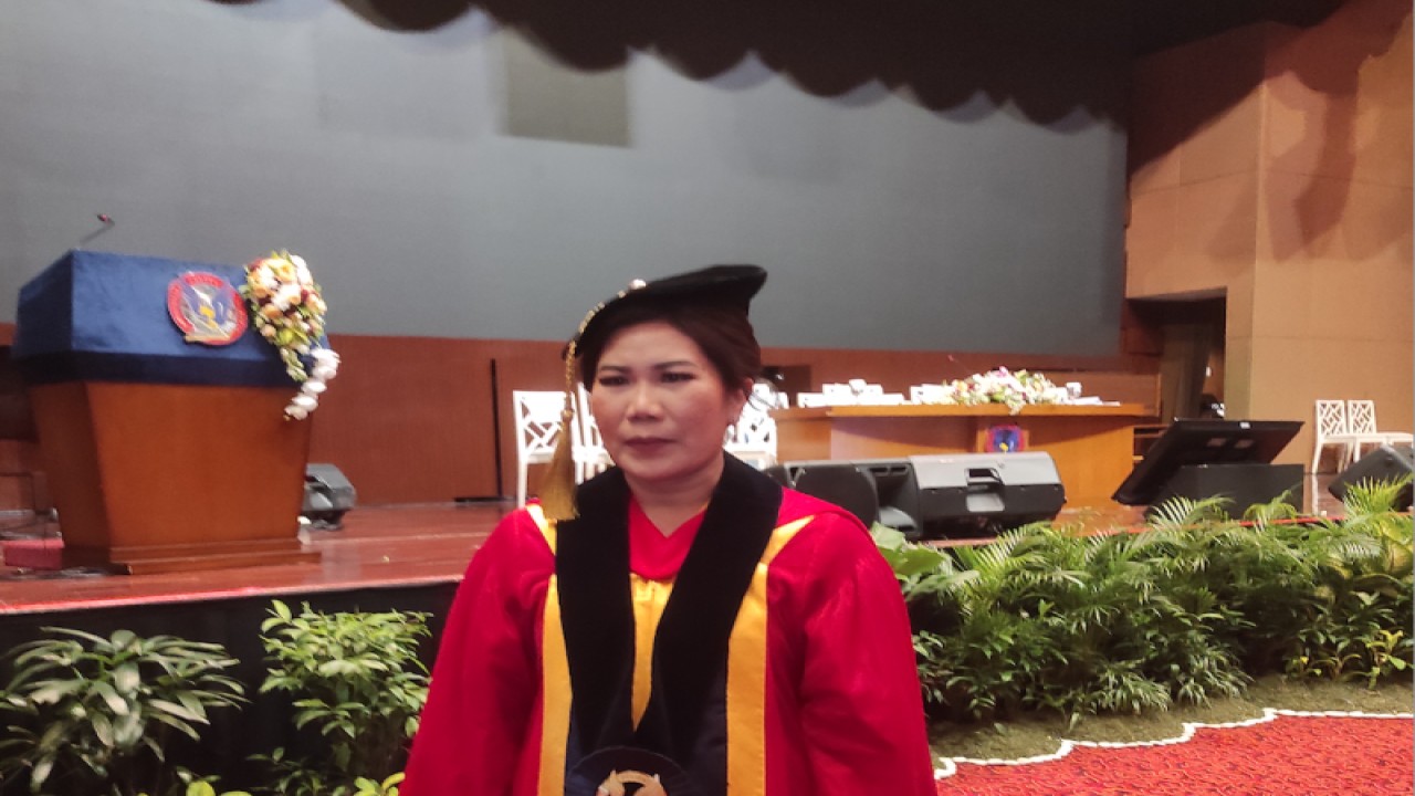 Golrida Karyawati Purba saat pengukuhan guru besar di Universitas Pelita Harapan, Kabupaten Tangerang, beberapa waktu lalu. (ANTARA/Indriani)