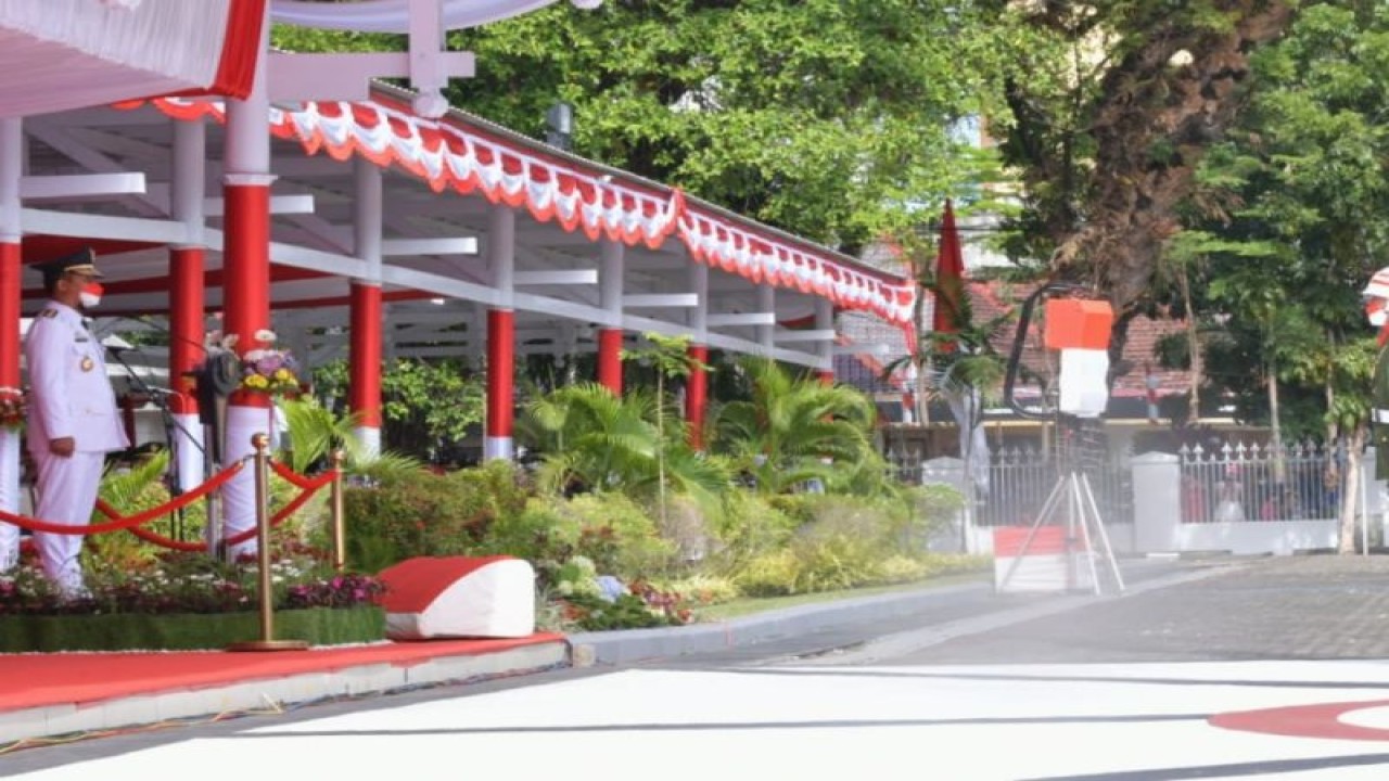Gubernur Sulsel menjadi inspektur upacara HUT Ke-77 RI. ANTARA/HO-Humas Pemprov Sulsel