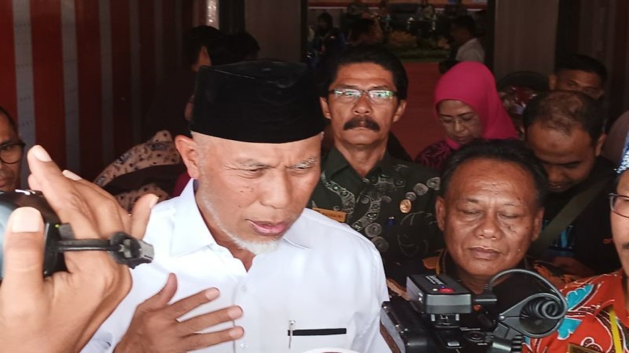 Gubernur Sumatera Barat Mahyeldi. (ANTARA/Miko Elfisha)