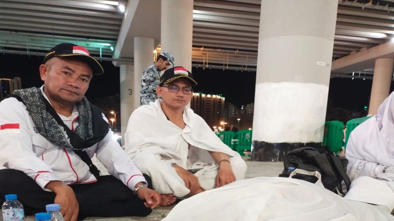 JH Riau asal Rokan Hulu (Rohul) yakni Ismiatun Binti Sakijan Saringun (62) dengan Nomor Porsi 0400086463, meninggal dunia di Pelataran Masjidil Haram pada Minggu (2/7) pukul 23.30 WAS.