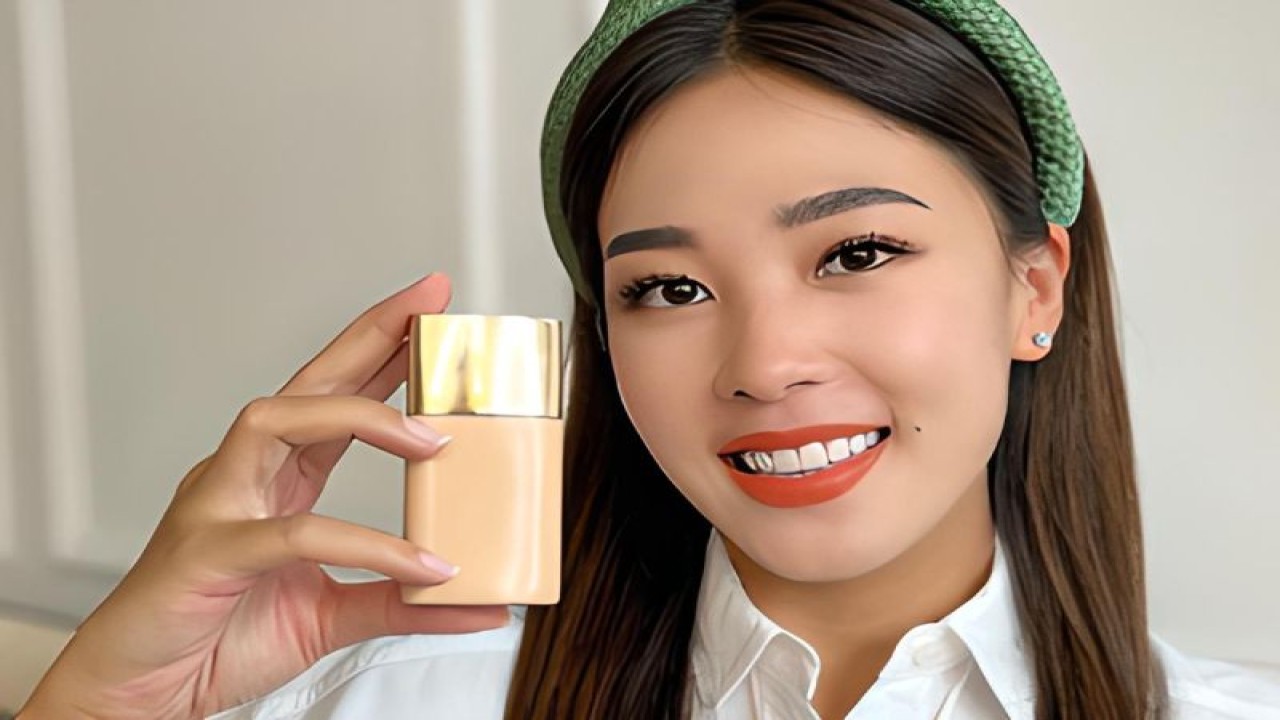 Make-Up Artist Harlene Hariman. (ANTARA/HO/Dokumentasi Shopee Indonesia)