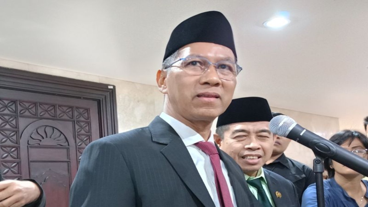 Penjabat (Pj) Gubernur DKI Jakarta Heru Budi Hartono di Balai Kota DKI, Jakarta Pusat, Senin (24/7/2023). ANTARA/Siti Nurhaliza