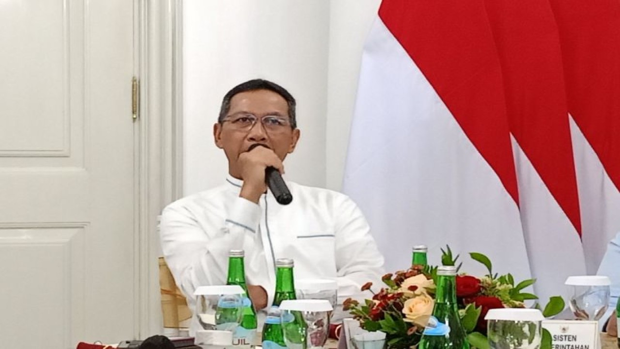 Penjabat (Pj) Gubernur DKI Jakarta Heru Budi Hartono di Balai Kota DKI, Jakarta Pusat, Jumat (28/7/2023). ANTARA/Siti Nurhaliza