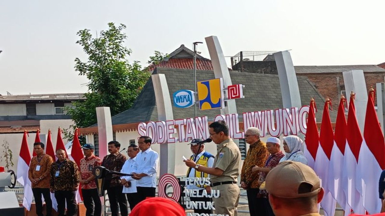 Penjabat (Pj) Gubernur DKI Jakarta Heru Budi Hartono dalam sambutan peresmian sodetan Ciliwung di Inlet Sodetan Ciliwung Jatinegara, Jakarta Timur, Senin (31/7/2023). ANTARA/Siti Nurhaliza