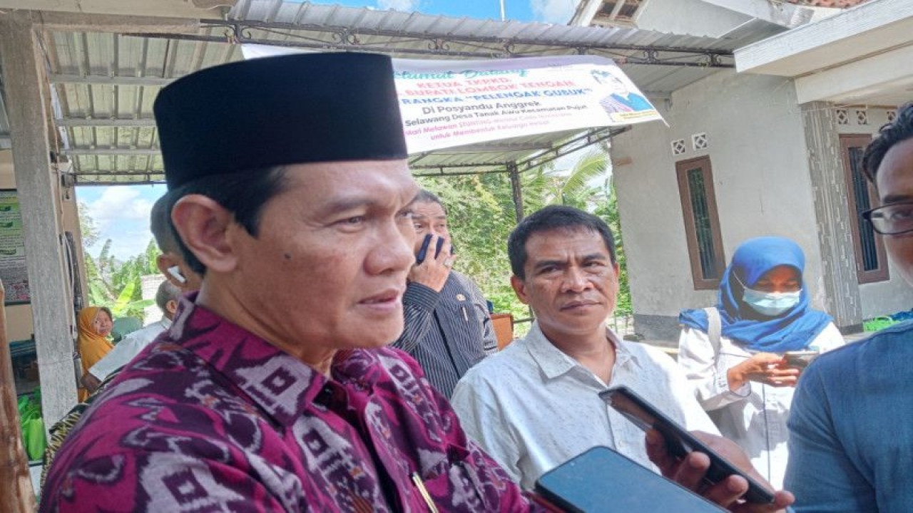 Wakil Bupati Lombok Tengah, Nusa Tenggara Barat, HM Nursiah (FOTO ANTARA/Akhyar)