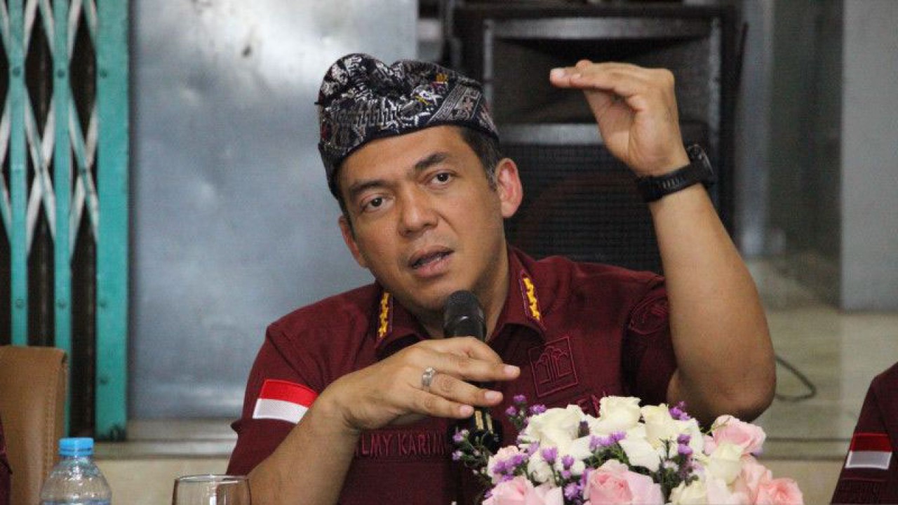 Dirjen Imigrasi Silmy Karim memberikan pengarahan kepada jajaran imigrasi di Bali di sela peletakan batu pertama renovasi Kantor Imigrasi Singaraja, Kabupaten Buleleng, Bali, Senin (17/7/2023). ANTARA/HO-Kemenkumham Bali