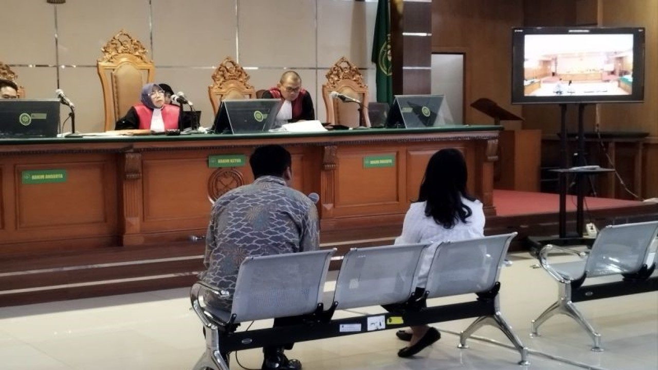 Dua saksi dihadirkan dalam kasus suap pengadaan CCTV dan ISP Dishub Kota Bandung di Pengadilan Negeri Bandung, Kota Bandung, Jawa Barat, Senin (17/7/2023). (ANTARA/Bagus Ahmad Rizaldi)