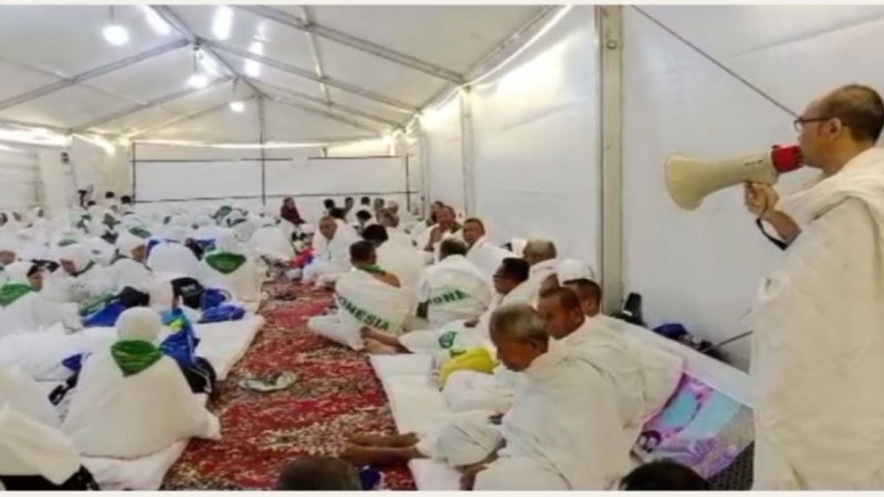 Jamaah haji asal Jambi saat menjalankan ibadah haji di tanah suci (ANTARA/HO-Kemenag Jambi)