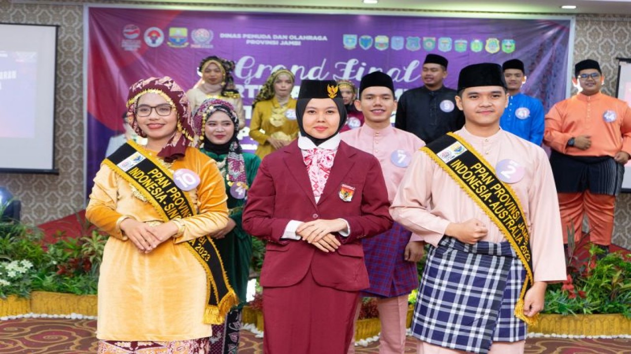 Dua mahasiswa perwakilan Jambi yang terpilih mengikuti program Pertukaran Pemuda Antar-Negara (PPAN) 2023 ke Singapura dan Australia. ANTARA/HO-Unja