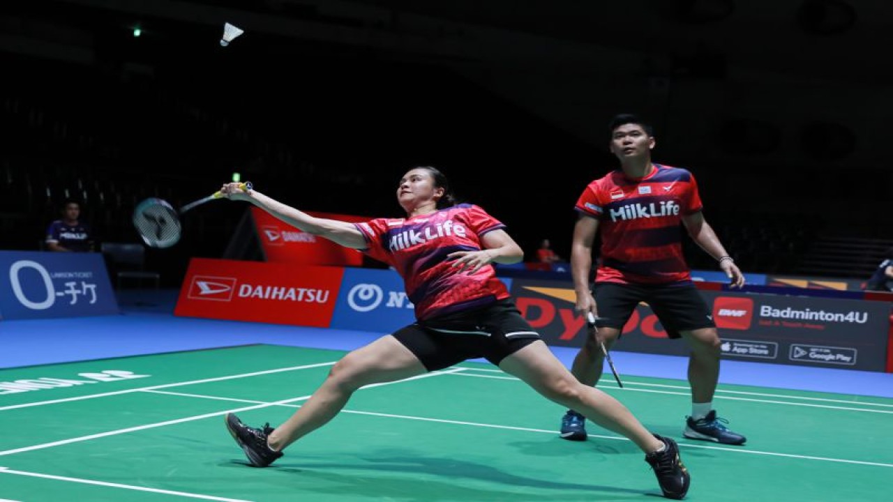 Ganda campuran Praveen Jordan/Melati Daeva Oktavianti menuai hasil tak mengenakkan pada babak pertama Japan Open 2023 setelah dikalahkan wakil tuan rumah Yuta Watanabe/Arisa Higashino di Yoyogi 1st Stadium, Tokyo, Selasa. (ANTARA/HO-PP PBSI)