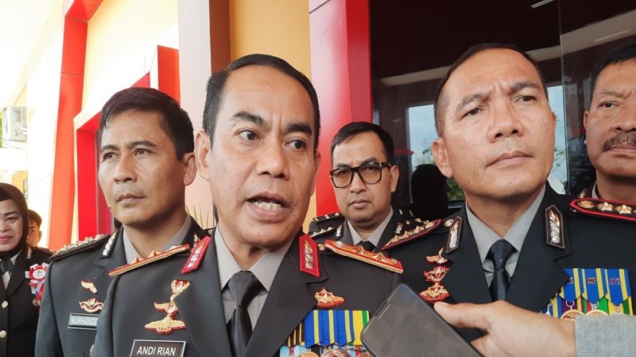 Kapolda Kalimantan Selatan Irjen Pol. Andi Rian R. Djajadi. ANTARA/Firman