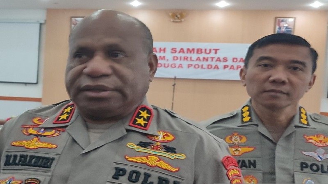 Kapolda Papua Irjen Pol Mathius Fakhiri. (ANTARA/Evarukdijati)