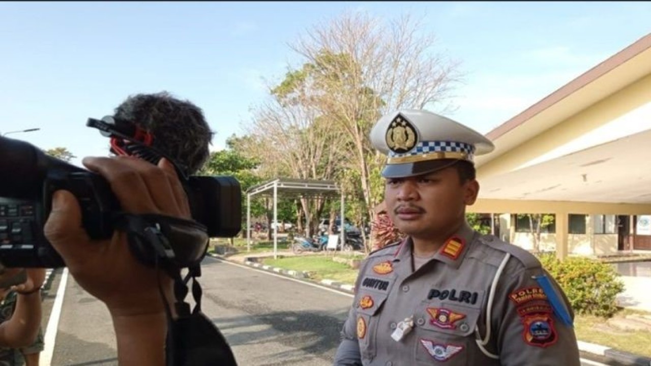 Kasat Lantas Polres Tanah Bumbu AKP Guntur Setyo Pambudi. ANTARA/Sujud.