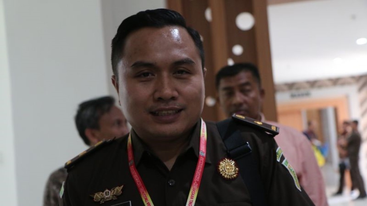 Kasi Pidsus Kejari Sumbawa Barat Lalu Irwan Suyadi. (ANTARA/Dhimas B.P.)