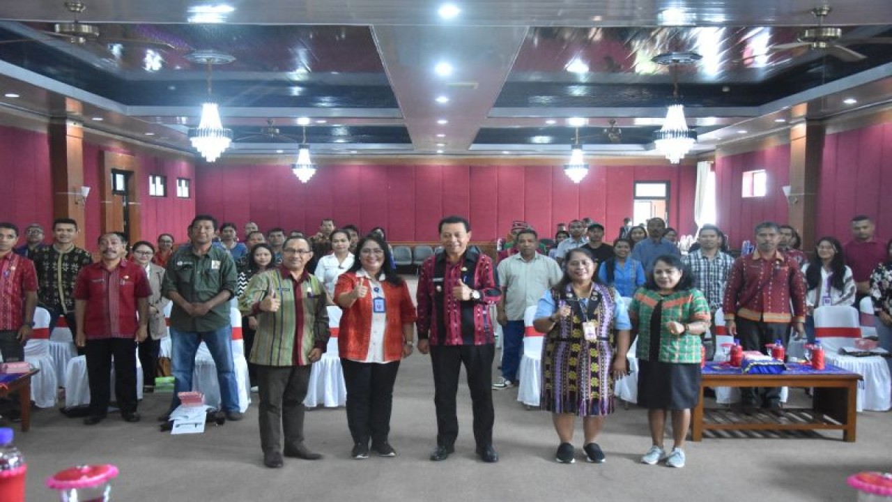 Kemenkumham NTT dan Pemkab Manggarai menyelenggarakan Kegiatan Promosi dan Diseminasi Kekayaan Intelektual, Manggarai, NTT, Kamis (13/7/2023). (ANTARA/HO-Kemenkumham NTT)