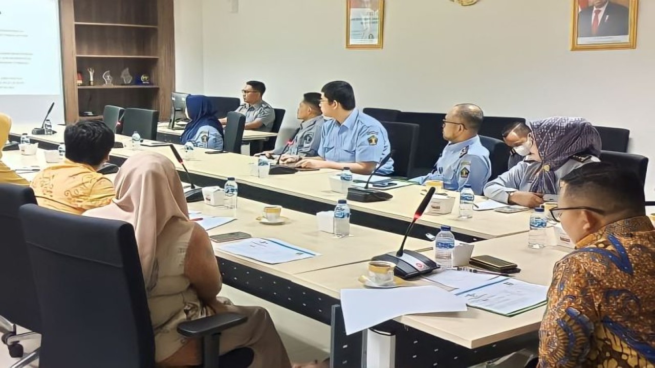 Kanwil Kemenkumham Sulteng bersama Pemerintah Kabupaten Banggai melakukan audiensi terobosan inovasi kepada Ditjen AHU Kemenkumham RI di Jakarta, Senin (24/7/2023). (ANTARA/HO-Humas Kemenkumham Sulteng)