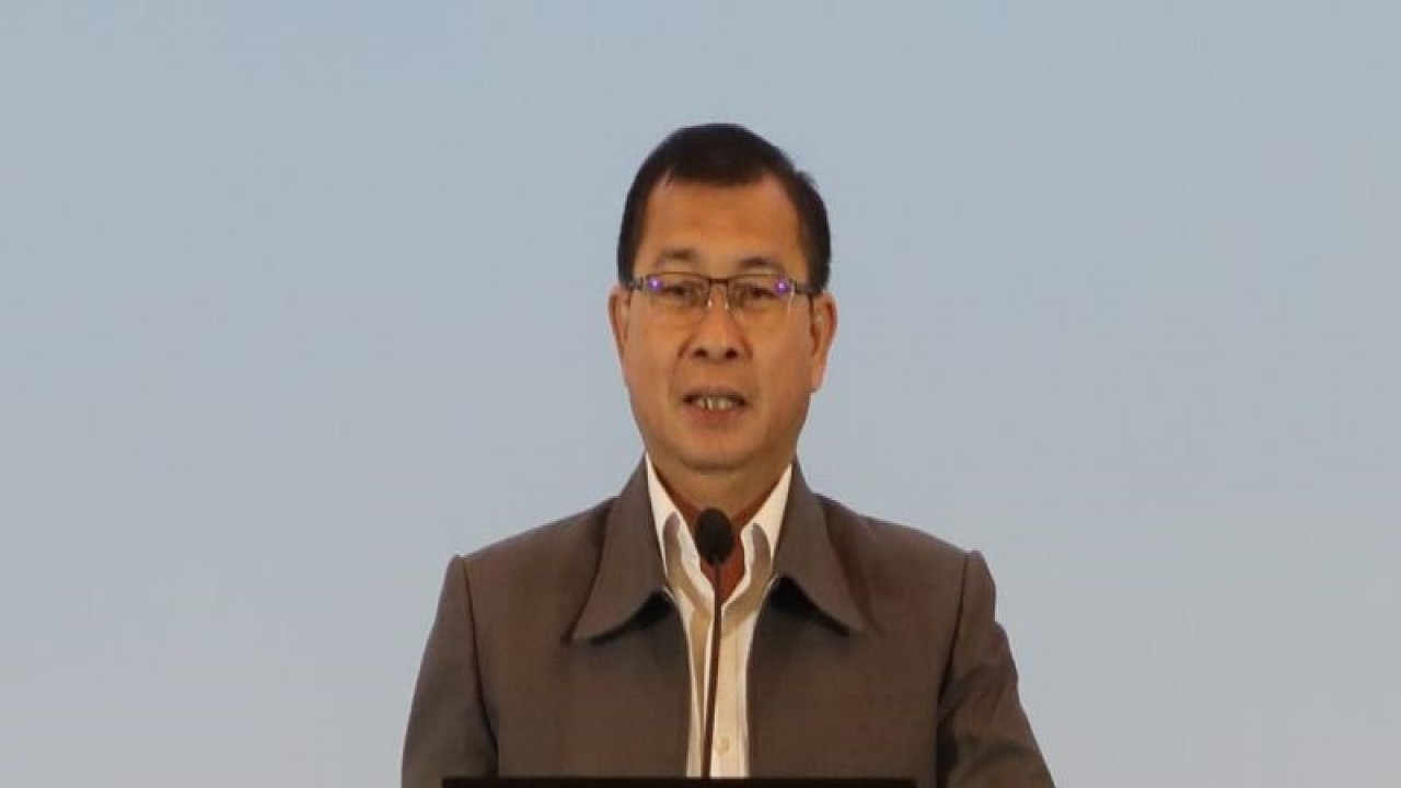 Pelaksana Tugas Kepala Badan Perencanaan dan Pengembangan Ketenagakerjaan Kementerian Tenaga Kerja Aris Wahyudi memaparkan tentang kondisi ketenagakerjaan nasional dalam sebuah diskusi bertajuk Implementasi ESG di Hotel Mulia Senayan, Jakarta, Selasa (4/7/2023). (ANTARA/Sugiharto Purnama)