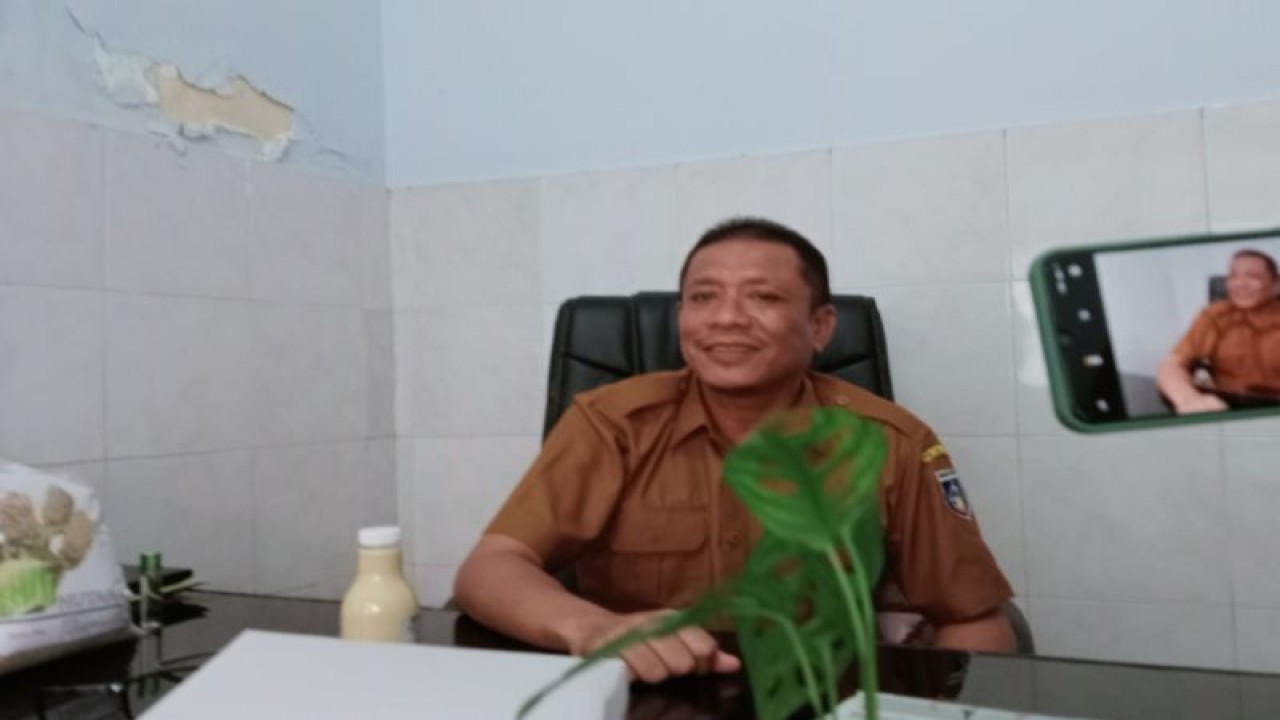 Kepala Bidang Perkebunan pada Dinas Pertanian Kabupaten Lombok Tengah, Nusa Tenggara Barat, Zaenal Arifin (ANTARA/Akhyar)