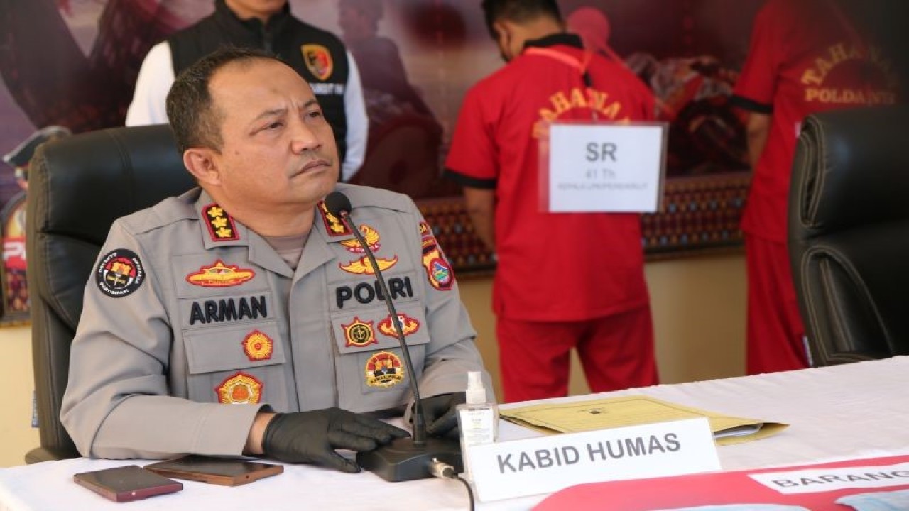 Kepala Bidhumas Polda NTB Kombes Pol. Arman Asmara Syarifuddin. (ANTARA/Dhimas B.P.)