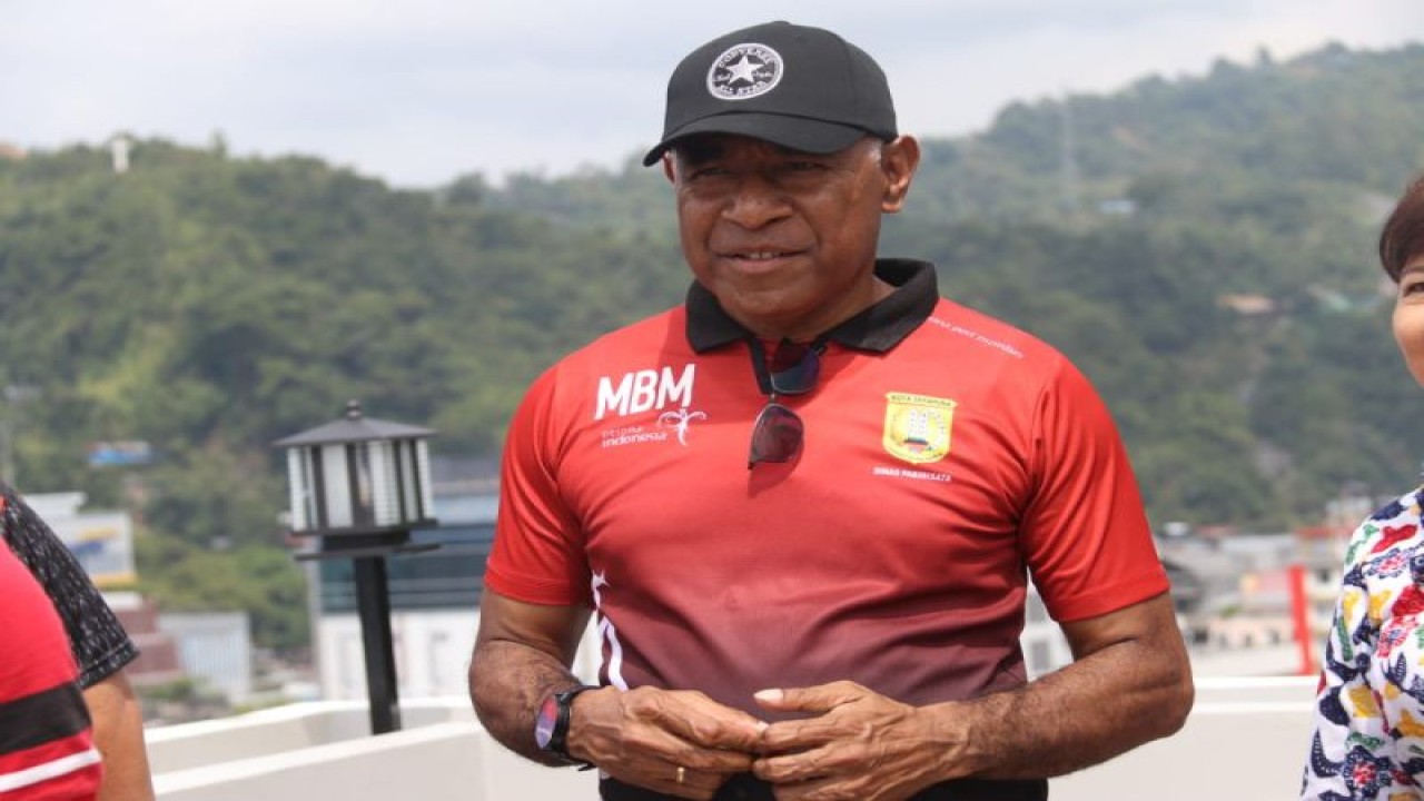 Kepala Dinas Pariwisata Kota Jayapura Matias Mano (ANTARA/HO-Humas Pemkot Jayapura)